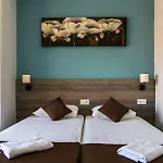 湖滨花园酒店 3* Saint Julian's