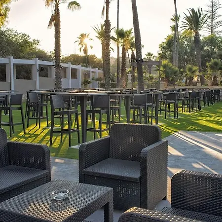 Garden Hotel 3*